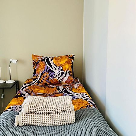 Apartment Near The Train Station, Free Parking &Netflix กัวปิโอ ภายนอก รูปภาพ