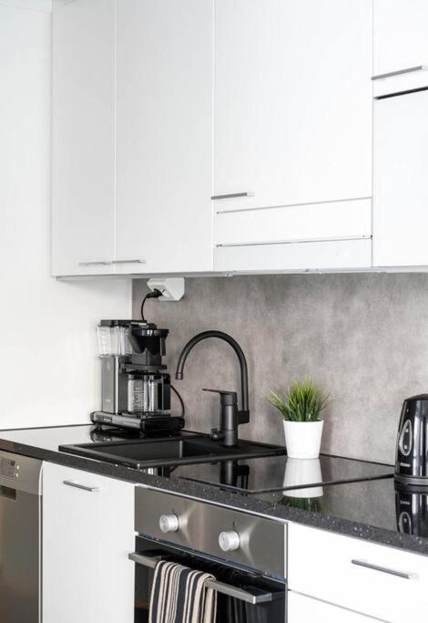 Apartment Near The Train Station, Free Parking &Netflix กัวปิโอ ภายนอก รูปภาพ