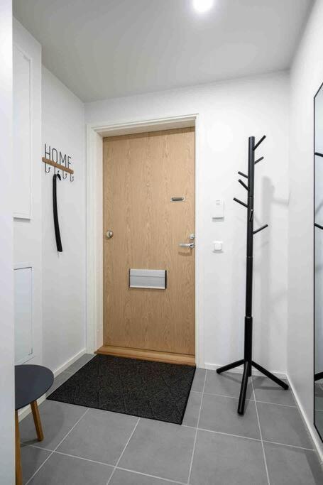 Apartment Near The Train Station, Free Parking &Netflix กัวปิโอ ภายนอก รูปภาพ