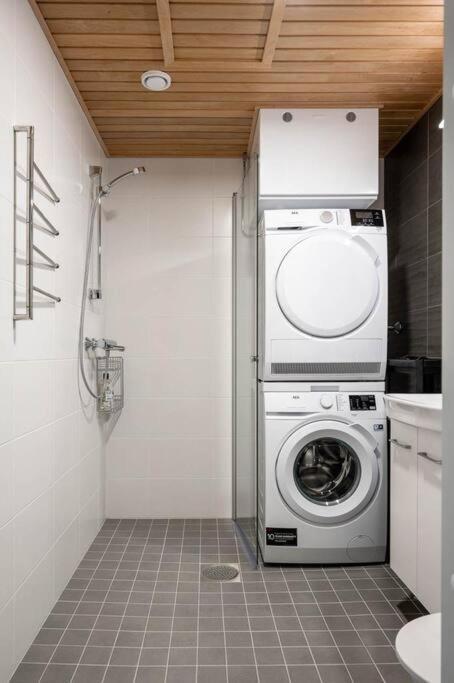 Apartment Near The Train Station, Free Parking &Netflix กัวปิโอ ภายนอก รูปภาพ
