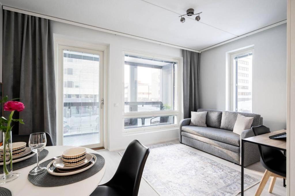 Apartment Near The Train Station, Free Parking &Netflix กัวปิโอ ภายนอก รูปภาพ