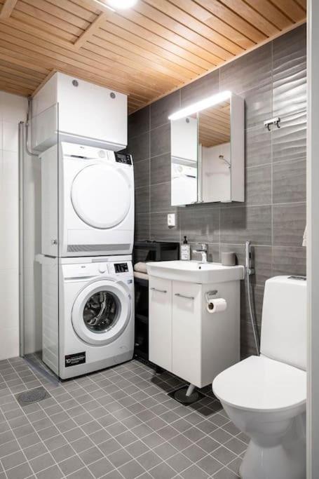 Apartment Near The Train Station, Free Parking &Netflix กัวปิโอ ภายนอก รูปภาพ